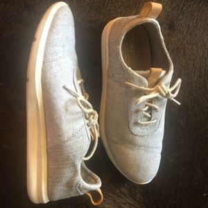 Toms sneakers